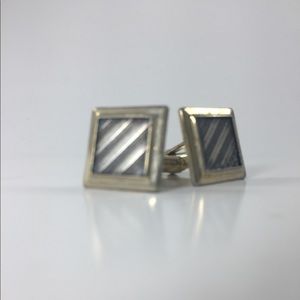 Cuff links